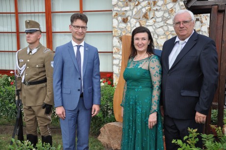 Felavatták Pákozdon a Béke Lángja emlékművet a VII. Emlékparki Nyár nyitányán